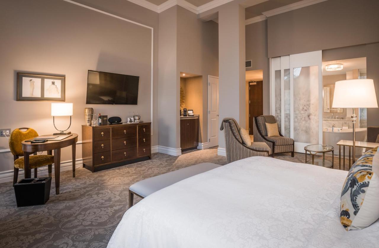 Grand Deluxe 1 King Bed,758173714:JPEG